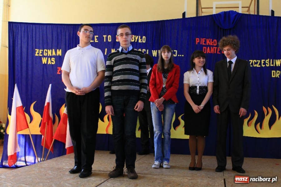 Zdjęcie w galerii na portalu naszraciborz.pl: Maturzyści z II LO zakończyli rok szkolny wiadomości z regionu