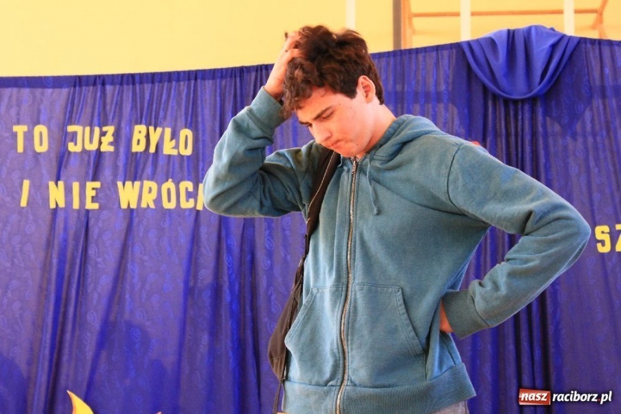 Zdjęcie w galerii na portalu naszraciborz.pl: Maturzyści z II LO zakończyli rok szkolny wiadomości z regionu