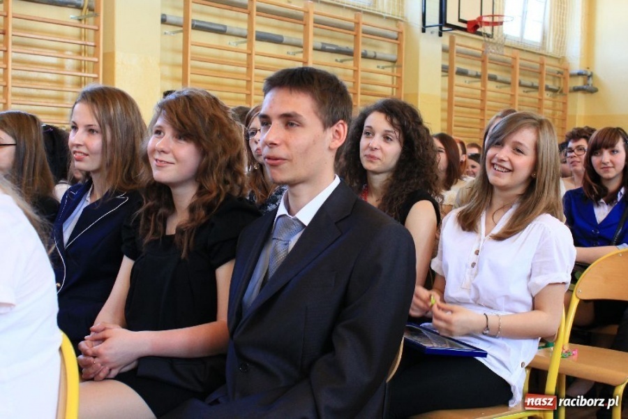 Zdjęcie w galerii na portalu naszraciborz.pl: Maturzyści z II LO zakończyli rok szkolny wiadomości z regionu