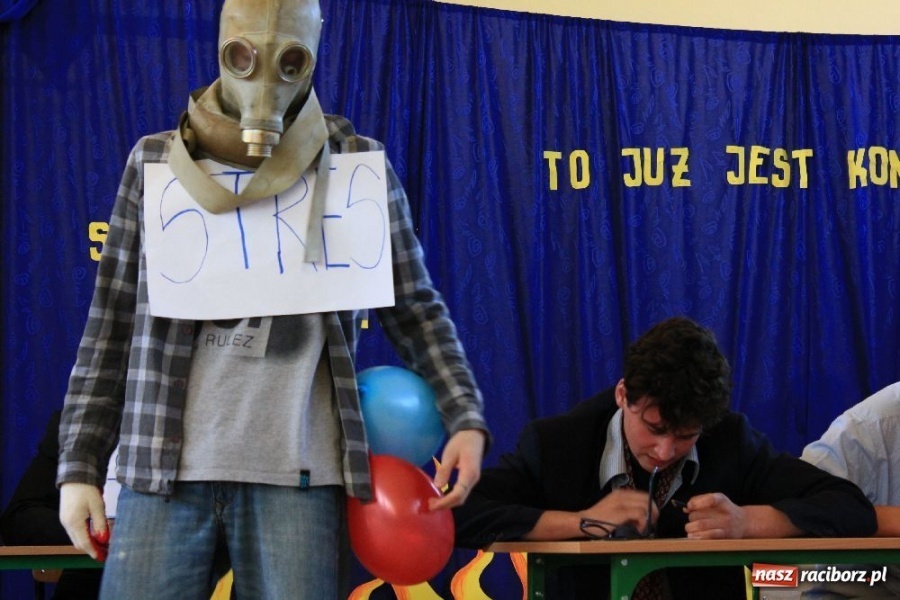 Zdjęcie w galerii na portalu naszraciborz.pl: Maturzyści z II LO zakończyli rok szkolny wiadomości z regionu