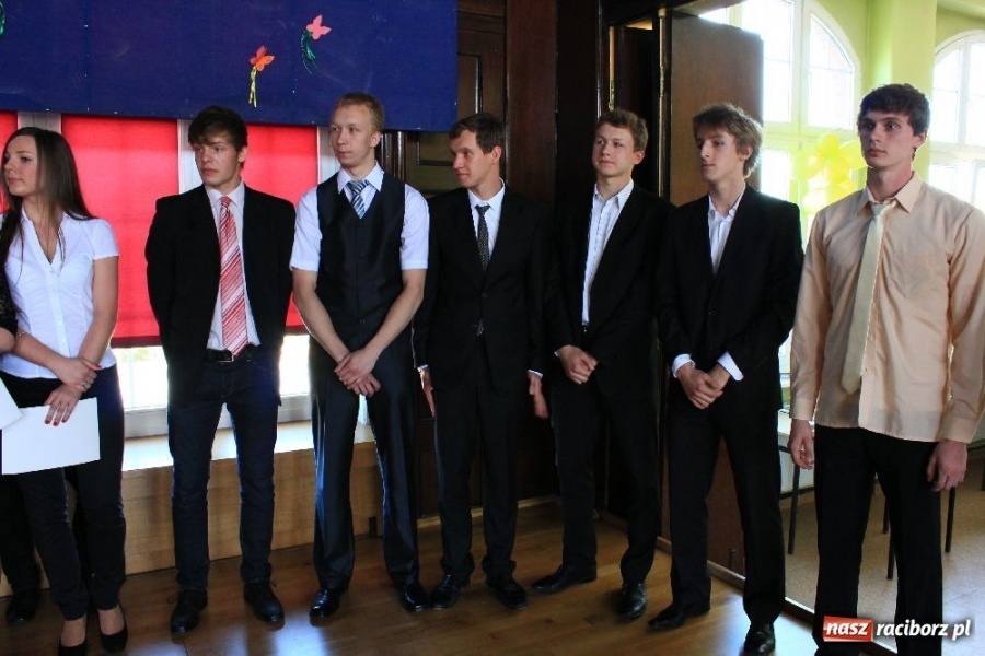 Zdjęcie w galerii na portalu naszraciborz.pl: Teraz czeka ich tydzień pilnej nauki wiadomości z regionu