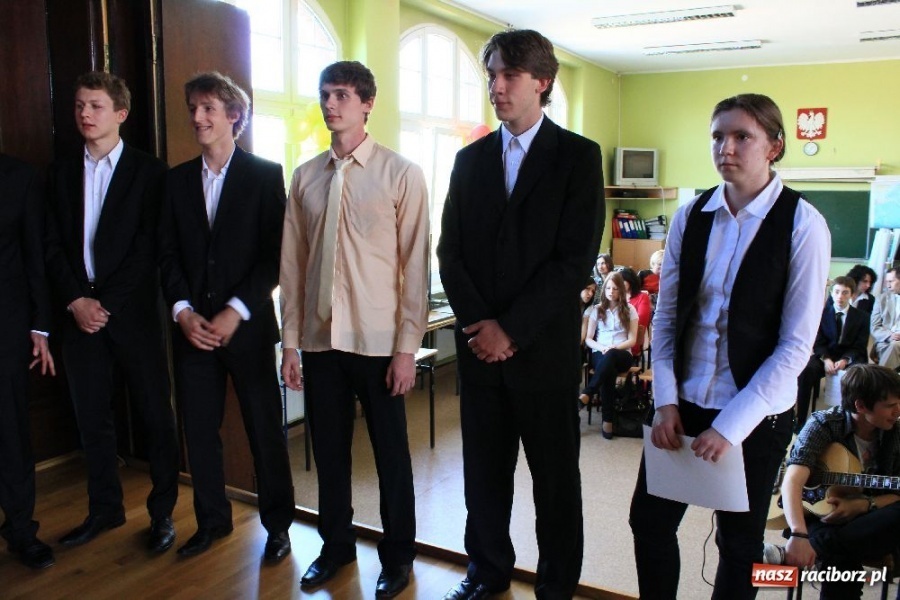 Zdjęcie w galerii na portalu naszraciborz.pl: Teraz czeka ich tydzień pilnej nauki wiadomości z regionu