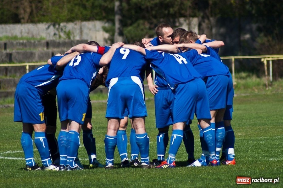 Zdjęcie w galerii na portalu naszraciborz.pl: Derby gminy Kuźnia bez bramek wiadomości z regionu