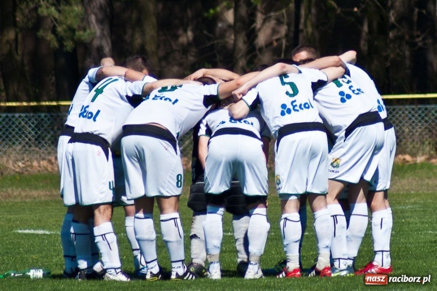Zdjęcie w galerii na portalu naszraciborz.pl: Derby gminy Kuźnia bez bramek wiadomości z regionu