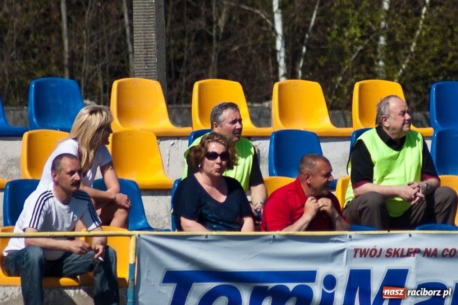 Zdjęcie w galerii na portalu naszraciborz.pl: Derby gminy Kuźnia bez bramek wiadomości z regionu