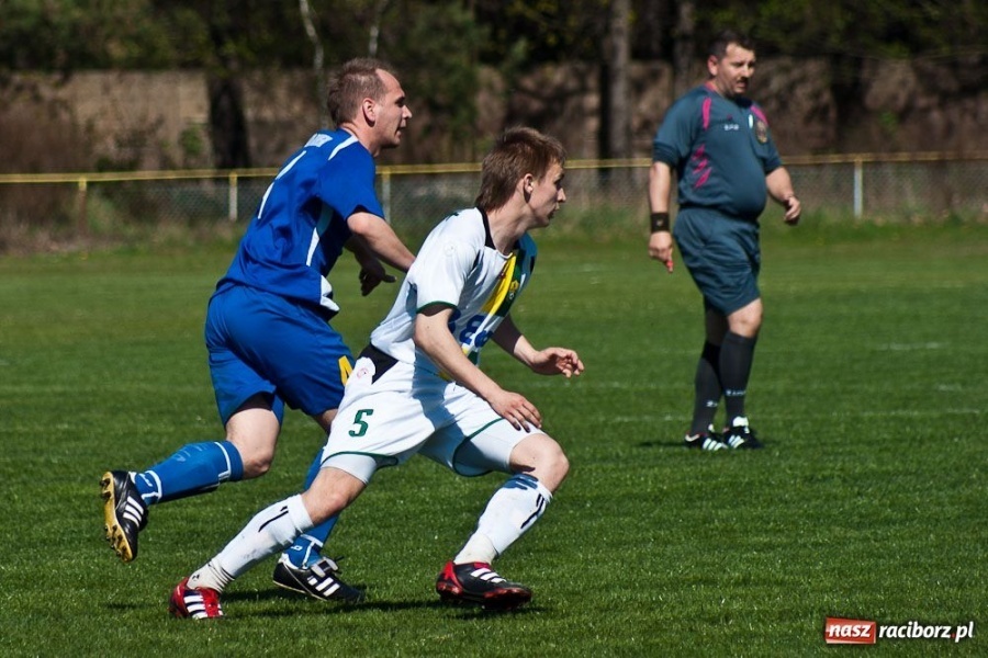 Zdjęcie w galerii na portalu naszraciborz.pl: Derby gminy Kuźnia bez bramek wiadomości z regionu