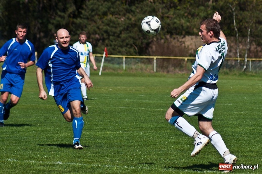 Zdjęcie w galerii na portalu naszraciborz.pl: Derby gminy Kuźnia bez bramek wiadomości z regionu