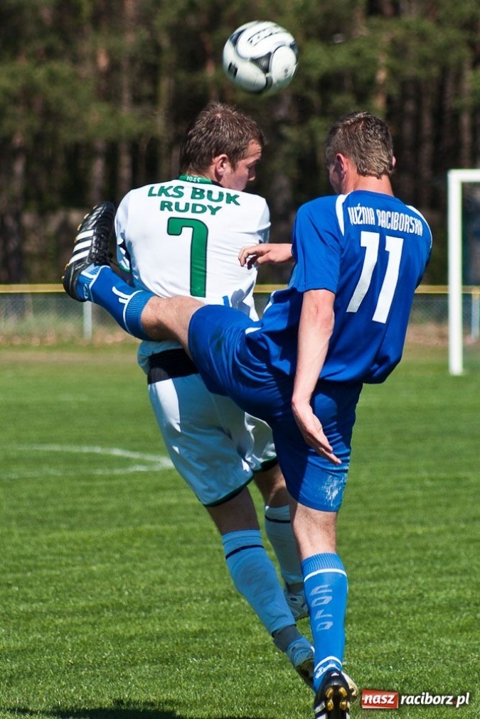 Zdjęcie w galerii na portalu naszraciborz.pl: Derby gminy Kuźnia bez bramek wiadomości z regionu