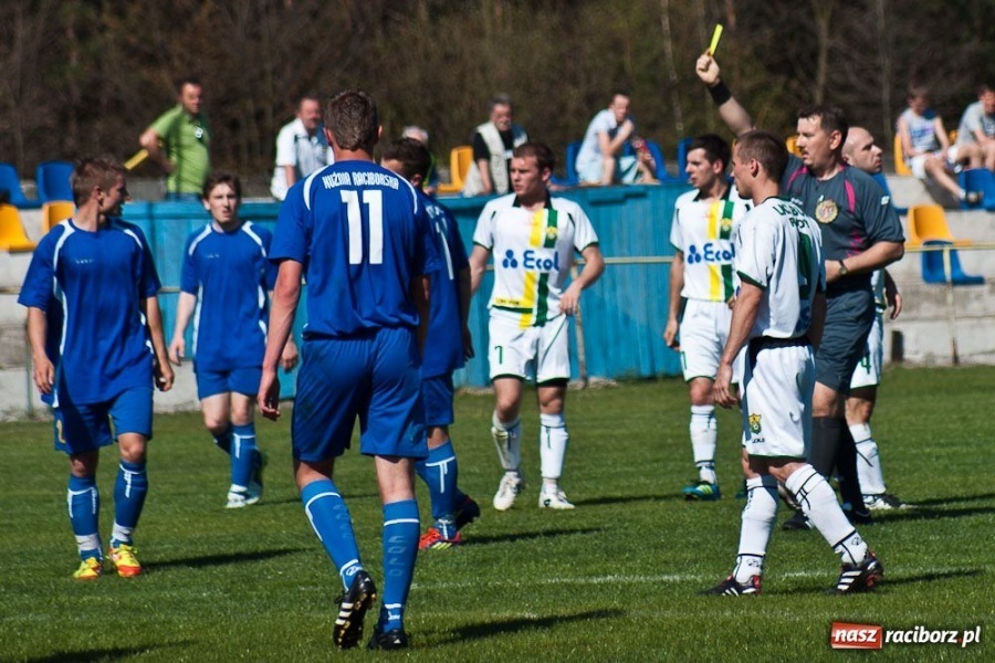 Zdjęcie w galerii na portalu naszraciborz.pl: Derby gminy Kuźnia bez bramek wiadomości z regionu