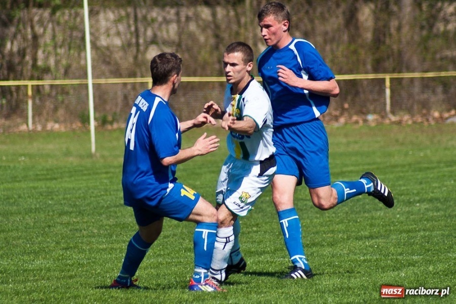 Zdjęcie w galerii na portalu naszraciborz.pl: Derby gminy Kuźnia bez bramek wiadomości z regionu