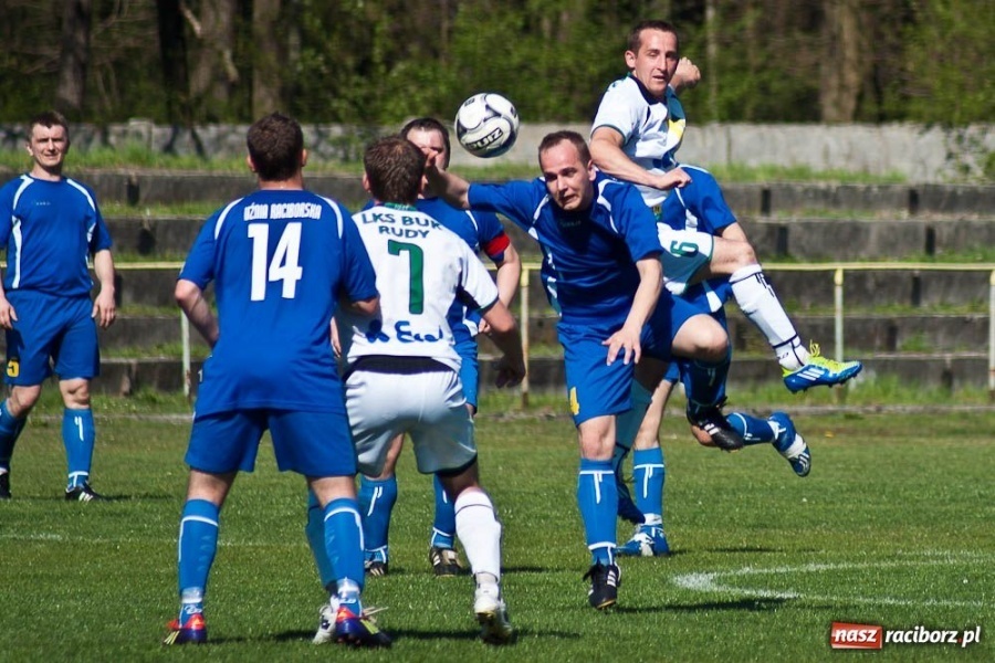 Zdjęcie w galerii na portalu naszraciborz.pl: Derby gminy Kuźnia bez bramek wiadomości z regionu