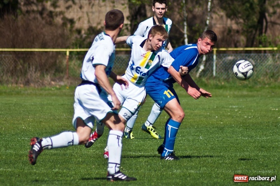 Zdjęcie w galerii na portalu naszraciborz.pl: Derby gminy Kuźnia bez bramek wiadomości z regionu