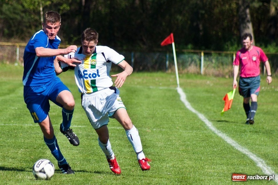 Zdjęcie w galerii na portalu naszraciborz.pl: Derby gminy Kuźnia bez bramek wiadomości z regionu