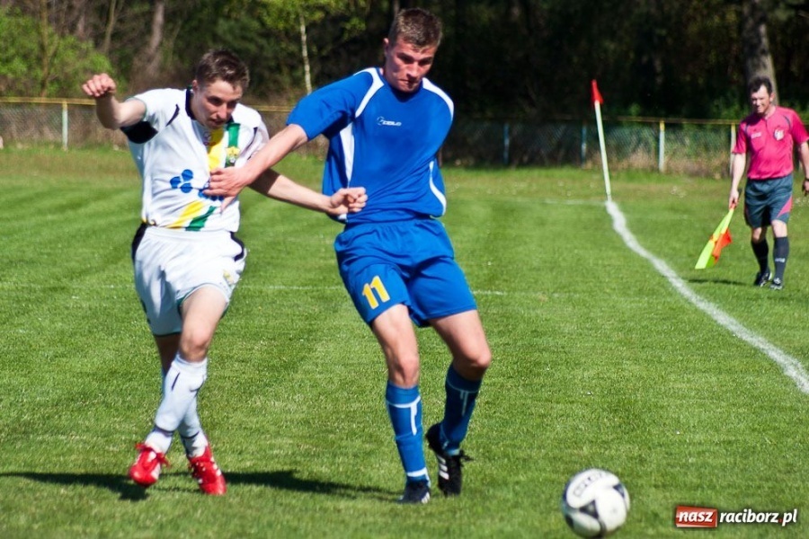 Zdjęcie w galerii na portalu naszraciborz.pl: Derby gminy Kuźnia bez bramek wiadomości z regionu