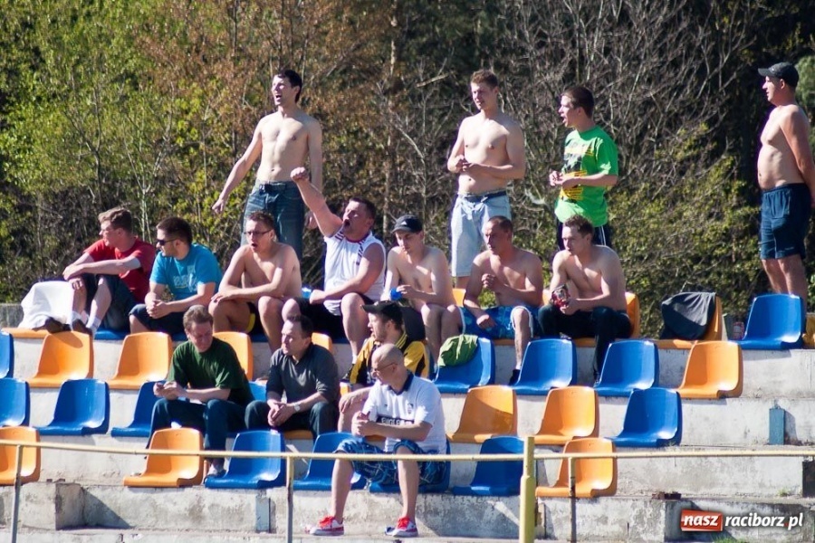 Zdjęcie w galerii na portalu naszraciborz.pl: Derby gminy Kuźnia bez bramek wiadomości z regionu