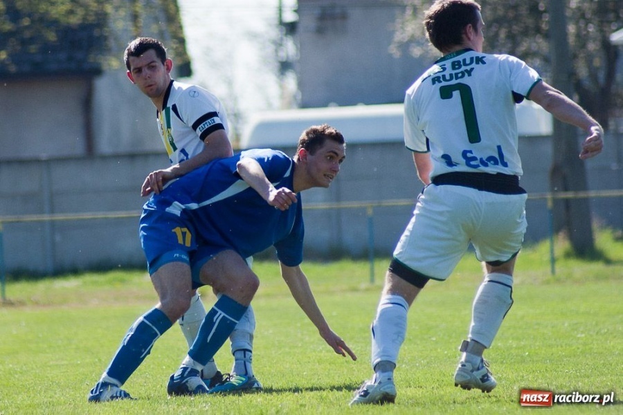 Zdjęcie w galerii na portalu naszraciborz.pl: Derby gminy Kuźnia bez bramek wiadomości z regionu