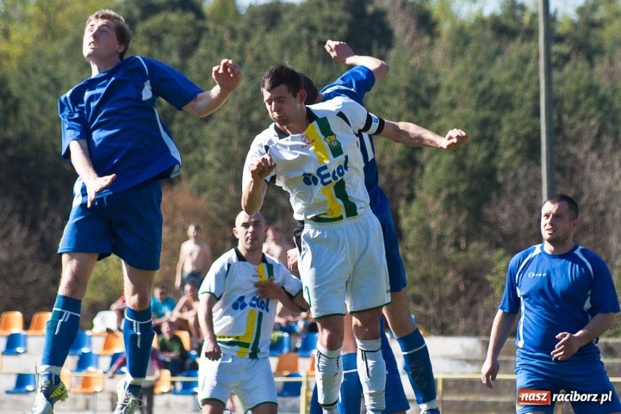 Zdjęcie w galerii na portalu naszraciborz.pl: Derby gminy Kuźnia bez bramek wiadomości z regionu