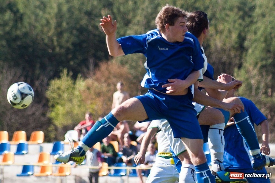Zdjęcie w galerii na portalu naszraciborz.pl: Derby gminy Kuźnia bez bramek wiadomości z regionu