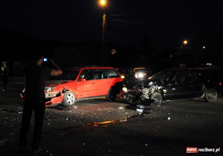 Zdjęcie w galerii na portalu naszraciborz.pl: Wypadek na Łapaczu. Ranne dzieci wiadomości z regionu