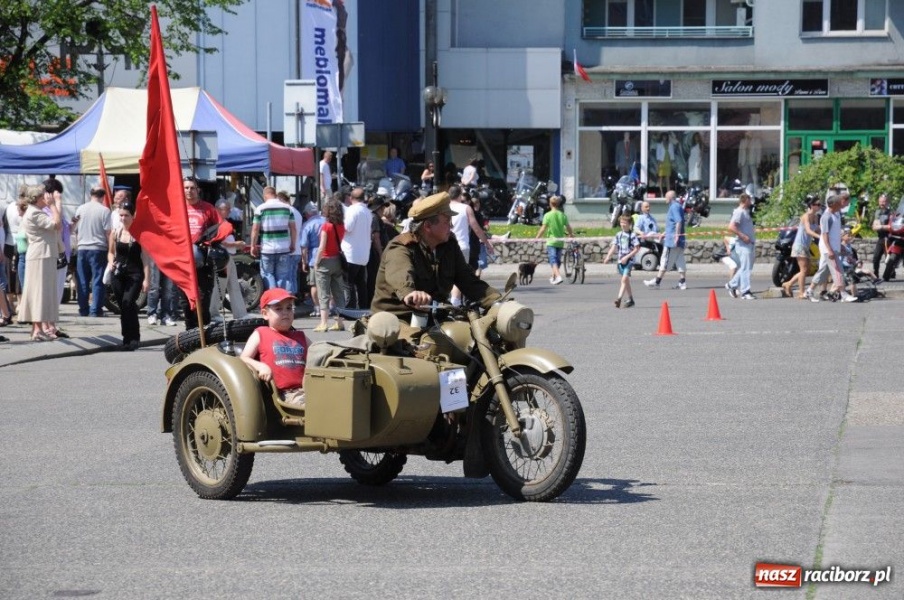 Zdjęcie w galerii na portalu naszraciborz.pl: Parada motocykli i oldtimerów wiadomości z regionu