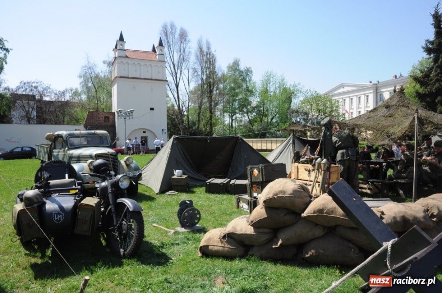 Zdjęcie w galerii na portalu naszraciborz.pl: Parada motocykli i oldtimerów wiadomości z regionu