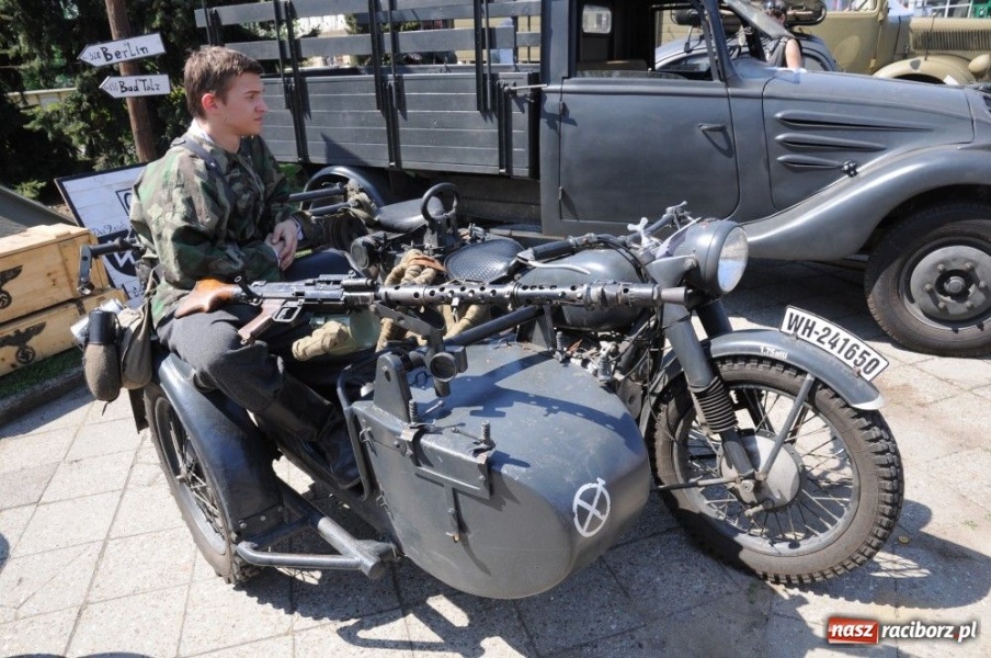 Zdjęcie w galerii na portalu naszraciborz.pl: Parada motocykli i oldtimerów wiadomości z regionu