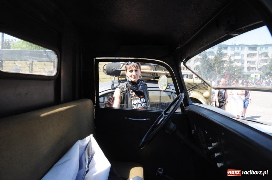 Zdjęcie w galerii na portalu naszraciborz.pl: Parada motocykli i oldtimerów wiadomości z regionu