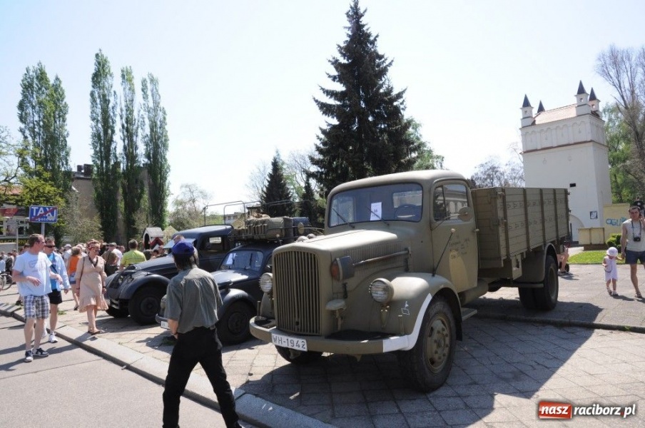 Zdjęcie w galerii na portalu naszraciborz.pl: Parada motocykli i oldtimerów wiadomości z regionu