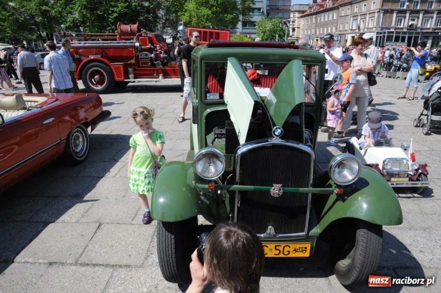 Zdjęcie w galerii na portalu naszraciborz.pl: Parada motocykli i oldtimerów wiadomości z regionu