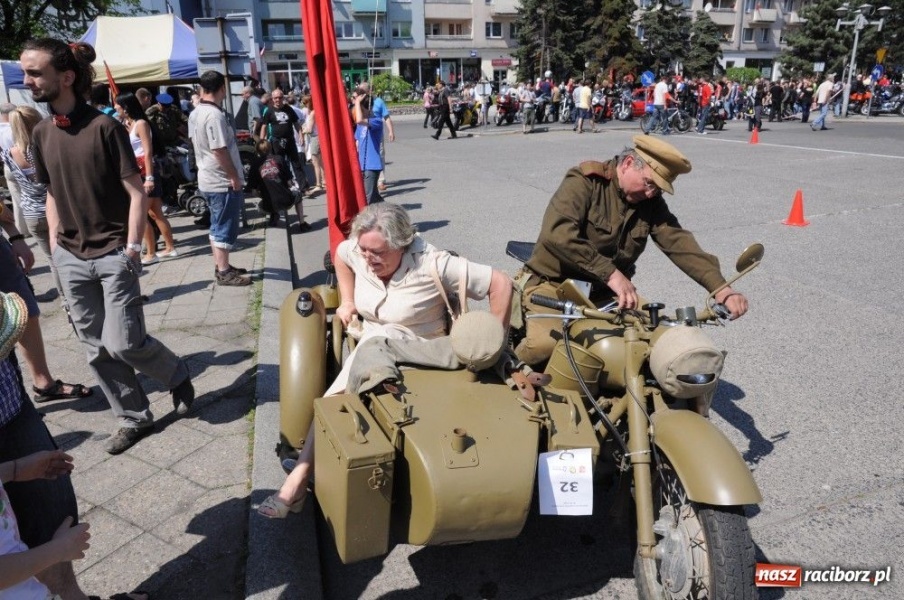 Zdjęcie w galerii na portalu naszraciborz.pl: Parada motocykli i oldtimerów wiadomości z regionu