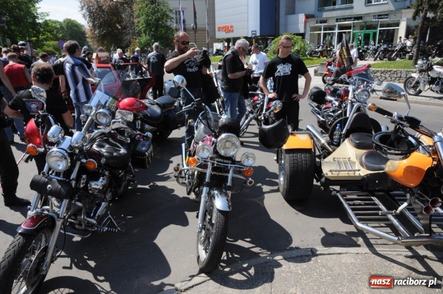 Zdjęcie w galerii na portalu naszraciborz.pl: Parada motocykli i oldtimerów wiadomości z regionu