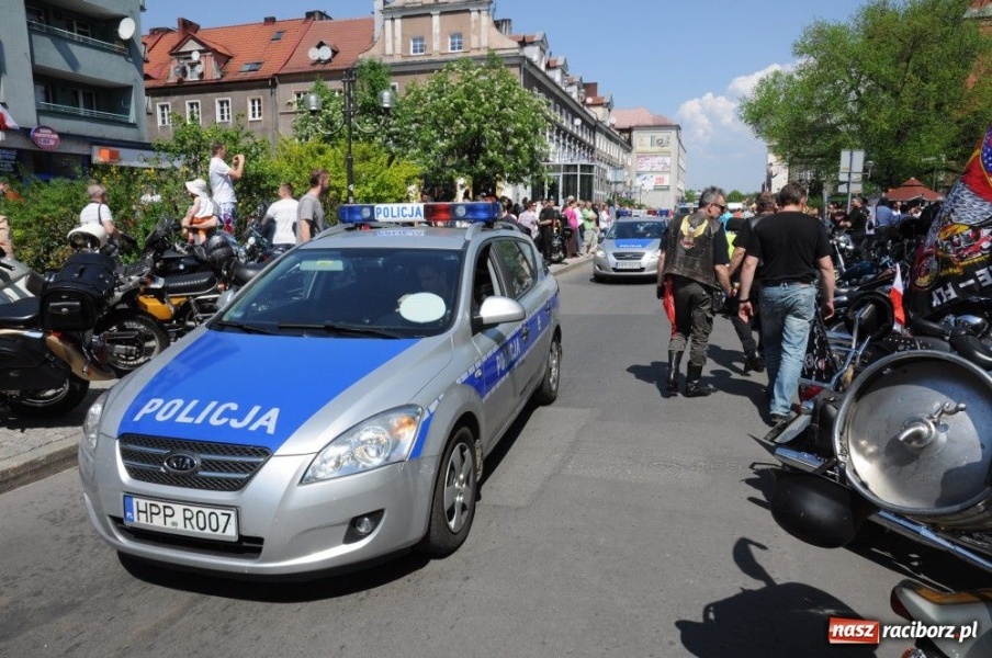 Zdjęcie w galerii na portalu naszraciborz.pl: Parada motocykli i oldtimerów wiadomości z regionu