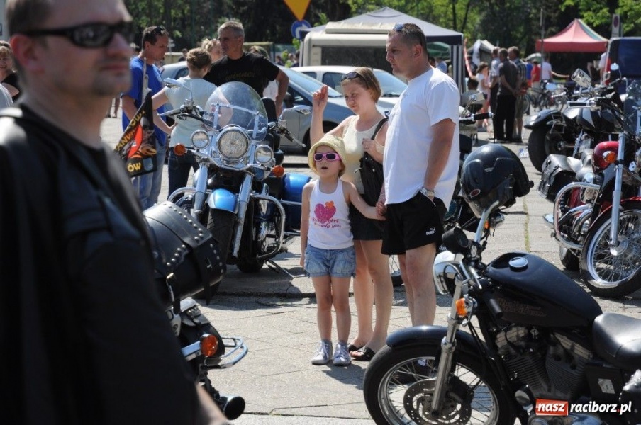 Zdjęcie w galerii na portalu naszraciborz.pl: Parada motocykli i oldtimerów wiadomości z regionu