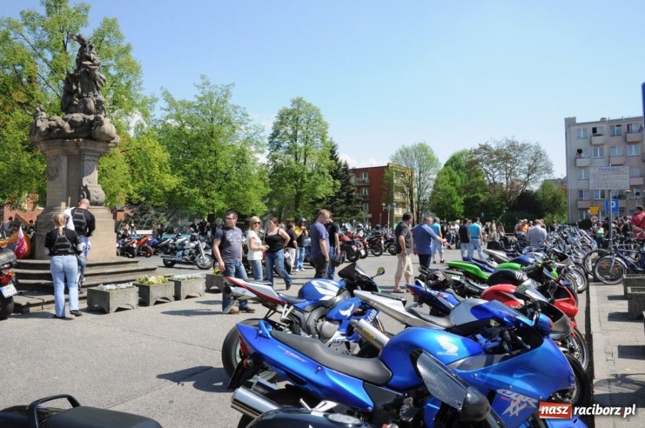 Zdjęcie w galerii na portalu naszraciborz.pl: Parada motocykli i oldtimerów wiadomości z regionu