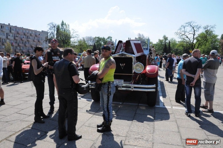 Zdjęcie w galerii na portalu naszraciborz.pl: Parada motocykli i oldtimerów wiadomości z regionu