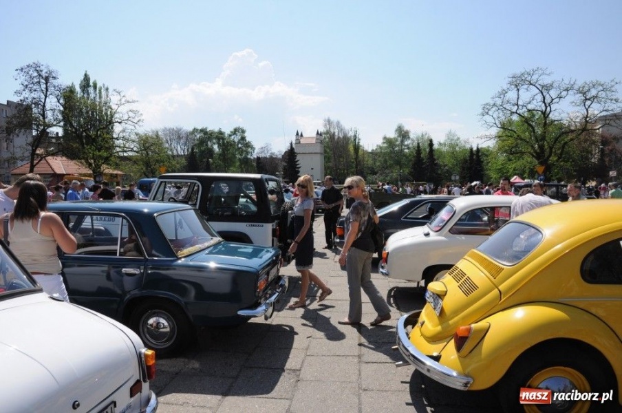 Zdjęcie w galerii na portalu naszraciborz.pl: Parada motocykli i oldtimerów wiadomości z regionu
