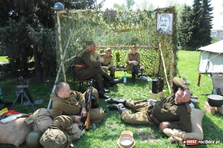 Zdjęcie w galerii na portalu naszraciborz.pl: Parada motocykli i oldtimerów wiadomości z regionu