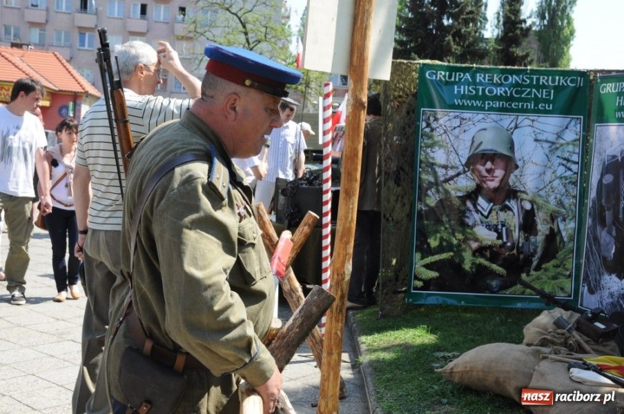 Zdjęcie w galerii na portalu naszraciborz.pl: Parada motocykli i oldtimerów wiadomości z regionu