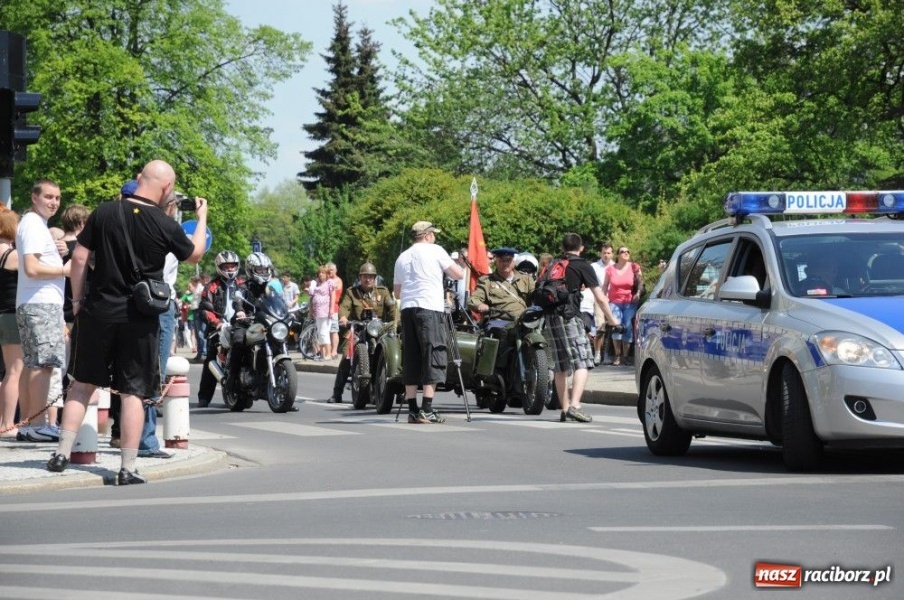 Zdjęcie w galerii na portalu naszraciborz.pl: Parada motocykli i oldtimerów wiadomości z regionu