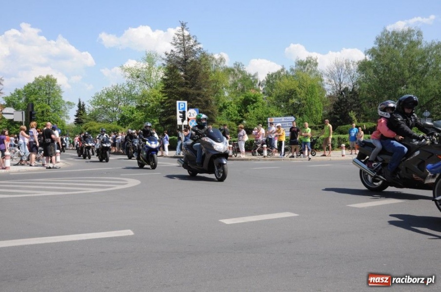 Zdjęcie w galerii na portalu naszraciborz.pl: Parada motocykli i oldtimerów wiadomości z regionu