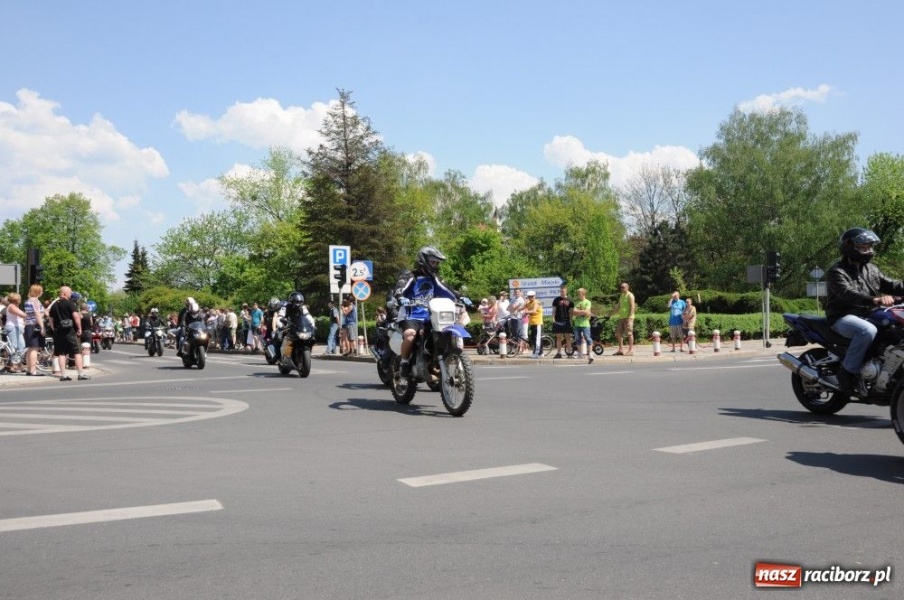 Zdjęcie w galerii na portalu naszraciborz.pl: Parada motocykli i oldtimerów wiadomości z regionu