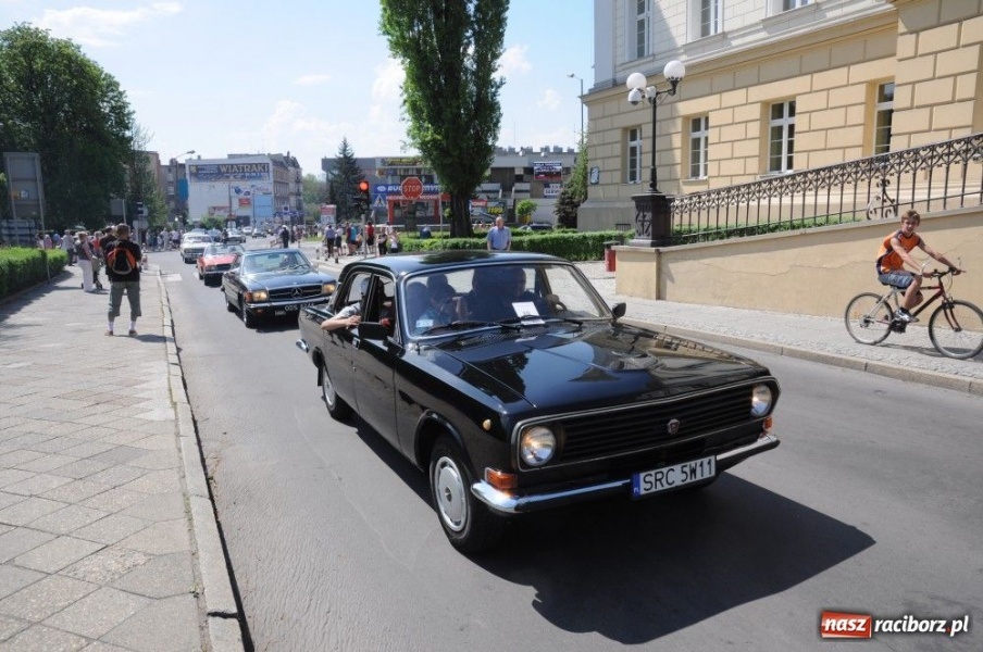 Zdjęcie w galerii na portalu naszraciborz.pl: Parada motocykli i oldtimerów wiadomości z regionu