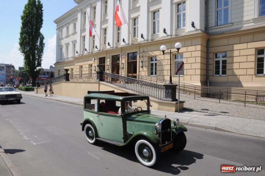Zdjęcie w galerii na portalu naszraciborz.pl: Parada motocykli i oldtimerów wiadomości z regionu