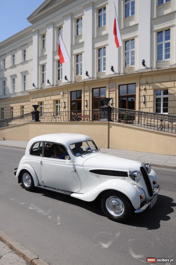 Zdjęcie w galerii na portalu naszraciborz.pl: Parada motocykli i oldtimerów wiadomości z regionu