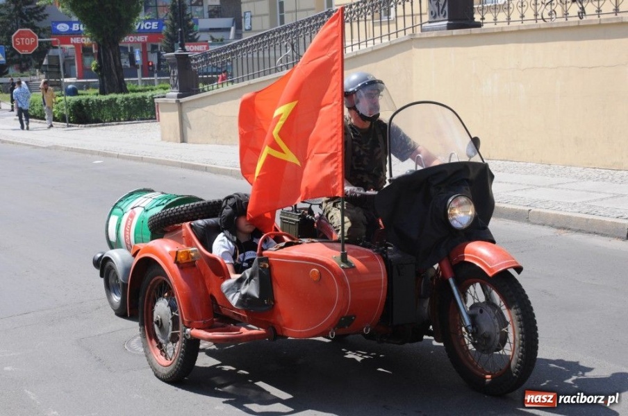 Zdjęcie w galerii na portalu naszraciborz.pl: Parada motocykli i oldtimerów wiadomości z regionu