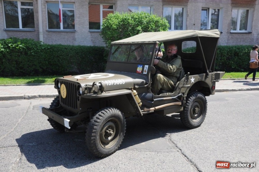 Zdjęcie w galerii na portalu naszraciborz.pl: Parada motocykli i oldtimerów wiadomości z regionu