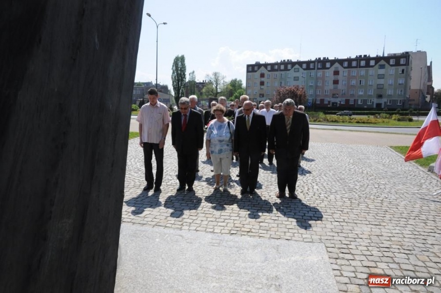Zdjęcie w galerii na portalu naszraciborz.pl: Wiarusy z lewicy świętowały 1 Maja wiadomości z regionu
