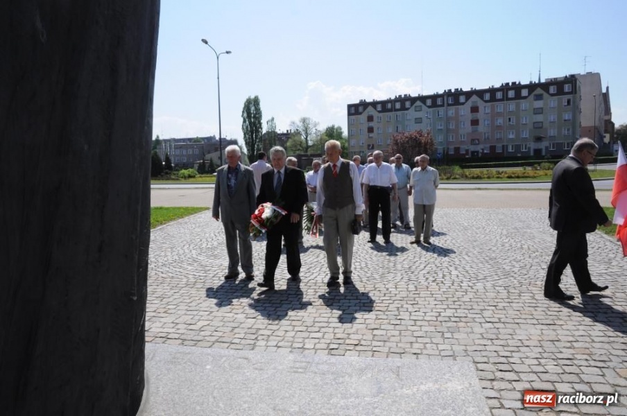 Zdjęcie w galerii na portalu naszraciborz.pl: Wiarusy z lewicy świętowały 1 Maja wiadomości z regionu