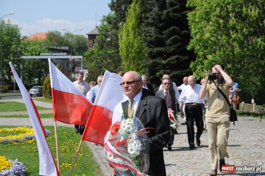 Zdjęcie w galerii na portalu naszraciborz.pl: Wiarusy z lewicy świętowały 1 Maja wiadomości z regionu