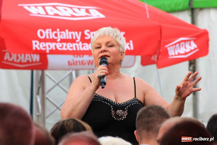 Zdjęcie w galerii na portalu naszraciborz.pl: Joanna Bartel rozbawiła publiczność wiadomości z regionu